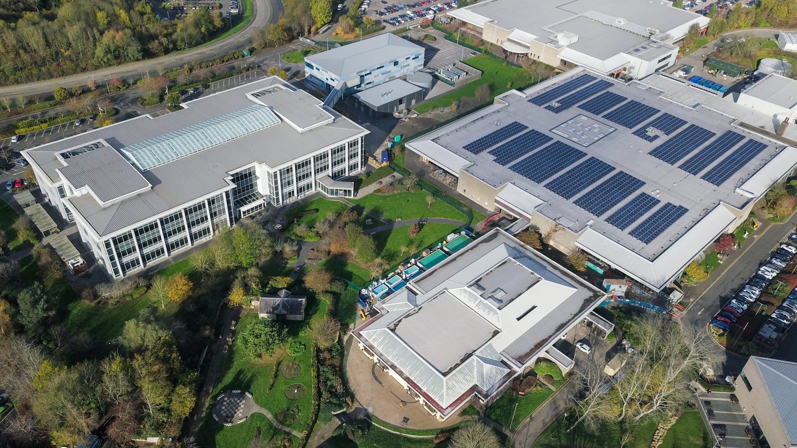 reduzindo-custos-como-a-energia-solar-esta-transformando-shoppings